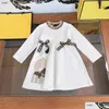 Abiti per ragazze Vestiti per ragazza di marca Maniche lunghe Vestito da festa per bambini Autunno Stampa di lettere Gonna per bambini Taglia 100-150 Decorazione fiocco Bambino Froc Oty23