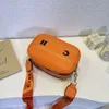 En İyi Tasarımcılardan Şık Çantalar Yeni Wtern Stil Geniş Omuz Kayışı Tek Crossbody Çanta Doku Moda Kamera Modaya Modeli Küçük Meydan