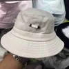 DesignerBob Wide Brim Designer Bucket Hat pour femmes Effiloché Cap Designers Hommes Femmes Chapeaux Été Robe De Pêche Bonnets {catégorie}