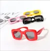 3〜12年男の子のための新しい正方形のサングラスレトロデザインシェードキャンディーカラーゴーグルサングラス子供のアイウェア