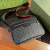 Bolsas de design são vendidas em lojas baratas Nova bolsa feminina moderna e elegante estilo Wtern pequena mochila flor