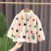 Manteau en duvet Han Edition Girls Web Celebrity Enfants Vêtements rembourrés de coton Couleur Dot Maomao À capuche Femmes Trésor des hivers d'automne 2024