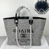 Designer Bags Classic Flower Beach Chain Tote Bag Luxury Large Capacity High Bag Luxury And Fashionable Knitting Celebrity Party Versatile Christmas Handbags Bag