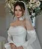 Elegante plus size uma linha vestidos de casamento sem alças em camadas pérolas de cetim frisado mangas compridas varredura trem praia boho vestidos de noiva para festa de casamento feito sob encomenda