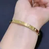 Love Bangle 18K Gold Plated Rostfritt stål Guldskruvmejsel Zirkon Bangles Armband för män Kvinnor SMEEDDRY Gift