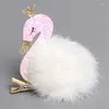 Accessori per capelli Simpatici fermagli di cigno in pelliccia bianca Copricapo in filato rosa Clip 3D per animali dei cartoni animati per bambini