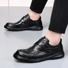 Chaussures en cuir souple antidérapantes et respirantes pour hommes, chaussures de styliste décontractées à la mode, couleur unie, plateforme noire, 240304