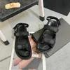 Women Classic Sandal Women Clipper تحقق من صندل صيف صيف شاطئية أحذية سميكة منصة مقاومة للماء شقق مريحة مع صندوق