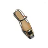 Sandaler damer Kvinnors tjocka klackar Skor Hög 3,5 cm Elastiskt band Patent Läder Metal Buckle Square Toes Wedding Party