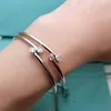 Designer Bracelet for womens Mens personalised bangle designer jewelrys grade jewelry Sterling Silver material Sweat resistantes fade resistant ladies row diamo