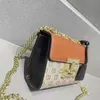 Shoulder Crossbody Designer Stylish Women's Small Square with Gold Chain is An Indispensable Daily Accessorized Money Camera Bag