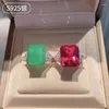 Anéis de Cluster S925 Imitação de Prata Vermelho Tesouro Jade Temperamento Anel Feminino Retângulo Pedra Principal 12 14 Jóias Casamento