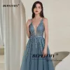 Guns Bepeithy Elegant V Neck Gray Blue Long Evening Jurken 2022 Party Sexy Backless Prom Jurk Mouwloze Robe de Soiree For Women