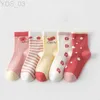 Chaussettes pour enfants 5 paires/lot chaussettes en coton doux pour enfants coréen amour coeur fleur imprimé bébé fille chaussettes automne hiver chaud enfants chaussettes Tube moyen YQ240314