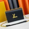 Designer crossbody bag with Chain Woman Twist Tote bags eather small square Designers bag Metal long V shaped buckle Simple fashion very nice gitt purse 23CM