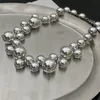 Collier boule en métal plaqué argent, design de niche personnalisé Vintage, chaîne de perles de raisin de mer, chaîne double couche, chaîne de clavicule pour femmes