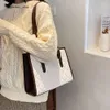 Usine vente 50% de réduction marque concepteur nouveaux sacs à main sac femmes nouveau à la mode une épaule sous les bras mode célébrité fourre-tout à main