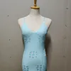 夏の女性のセクシーな幾何学的なジャクアードスリムミニドレスを見る女性のホリデーシンニットボディコンスリップドレス