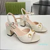 Femmes Fashion Flash Sandales Summer Elegant et confortable High Heels Vacation DIAMAND MEDING SHAUTES 2024