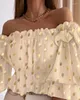 Kvinnors T -skjortor Topp kvinnor 2024 Spring Fashion Metallic Polka Dot Print Off Axel Bell Sleeve Casual Long Frill Hem Daily