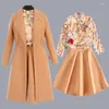 Arbeitskleider Vintage bedrucktes Patchwork-Chiffon-Kleid, verdickte, hohe Wolle, lange Jacke, Windjacke, zweiteilige, elegante Damen-Hosen-Set-Outfits