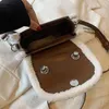 Torby wieczorowe torba kreskówka pu skórzana patchwork faux fur luksusowy projektant torebek mały kwadratowy ramię crossbody żeń