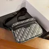 Bolsas de design são vendidas em lojas baratas Nova bolsa feminina moderna e elegante estilo Wtern pequena mochila flor