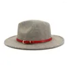 Berets Men Women Wool Red Belt Wide Brim شعرت بقبعات موسيقى الجاز فيدورا على الطراز البريطاني Trilby Party Party Panama Cap Dress Hat بالجملة