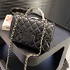 Sacs de créateurs Sac en cuir véritable pour femme avec poignées en métal Modèle de diamant classique Sacs à main et sacs à main style bon joli luxe portable