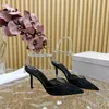 Novas sandálias designer de salto alto sapatos de casamento água diamante decoração mulheres moda de volta oco dedo apontado 8cm vestido sapatos de metal fivela quadrada sexy stiletto 35-40