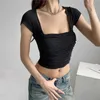 Style de design américain décolleté carré plissé T-shirt à manches courtes été nouveau coupe ajustée style court nombril exposé haut de fille épicé pour les femmes