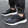 Casual Shoes Men's Sneakers 2024 Män utomhusläder Bekväm promenad sneaker Tenis Masculino Zapatillas Hombre