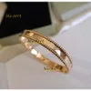 Bangle Mode Hoge Kwaliteit Bangle 925 Zilver Enkele Rij Designer Armbanden Vrouwen Eenvoudige Luxe Armband Merk Klavertje Vier Sieraden Gift Vrouwen Winkels 2024