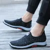 Casual Schuhe Schöne Männer Turnschuhe Atmungsaktive Komfortable Outdoor Walking Faulenzer Wohnungen Tenis Masculino Großhandel