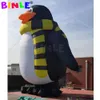 Atacado personalizado de 33 pés de altura Chad inflável o pinguim para decoração de Natal ao ar livre