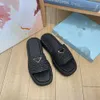 Designer-Sommerstrand-Slipper mit gewebter Gummisohle für Damen, schwarz, natürliche Flatform-Sandale, Plattform, Häkel-Pantoletten-Stroh-Slide-Flip-Flops, klobiger Boden