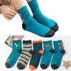 Skarpetki dla dzieci 5 par Socks Spring Autumn Soft Botton Baby Boys Cute Cartoon Space Strefa Oddychana Fasion Socks Crew Crew Sock YQ240314