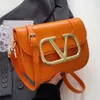 Modehandtassen van de beste Europese en Amerikaanse ontwerpers Temperament Damestas Herfst Nieuwe Eenvoudige Schouder High Sense Kleine Vierkante Crossbody Handtas