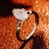 Mode lyxiga smycken 14k guld ägg form def färg mosan diamantring högkvalitativ kvinnors ring