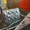 Kadın Tasarımcı Parlayan Rhinestone Yıldız Snap Vanity Çantası Gümüş Metal Donanım Matelasse Zincir Crossbody Handbag Bel Göğüs Serseri Çanta Kart Tutucu Kozmetik Kılıf 12cm