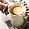 Tazze Tazza da caffè in ceramica creativa a forma di scimmia con manico Tazza da latte animale carino 3D dipinta a mano Tazze per la decorazione della casa Regali