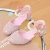 Rhinestones Princess Girls Party Shoes Barn Shiny Crystal Bow High Heels Girls Sandaler Summer Kids Student Performance Shoes 240311