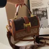 Loja de fábrica atacado 2024 inverno nova moda ao vivo high end versátil um ombro crossbody alça portátil pequena e luxuosa deusa