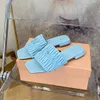 Hausschuhe, Designer-Slipper für Damen, luxuriöse Damen-Sandalen, flache Sandale, Sommer-Faltsandalen aus echtem Leder, Flip-Flops, Schuhe, rosa, weiß, blau, schwarz