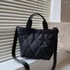 Bag Ladies Diamond Lattice Tote Büyük kapasiteli yastıklı crossbody yumuşak basit çantalı ayarlanabilir kayış tek omuz