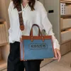 En İyi Tasarımcılardan Şık Çantalar Kadın Çantalar Büyük Kapasiteli Crossbody ile Yeni Kontrast Baskılı Mektup Tote Çanta