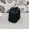 NEUE Fashion String schwarze Make-up-Tasche, klassische schwarze Farbe, Kosmetiketui mit hoher Kapazität, Vintage-Party-Make-up-Organizer, Clutch-Tasche241b