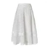 Spódnice 2024 Early Spring Elastic Bubble tkanina koronkowa spódnica czarno-biała klasyczna linia A dla kobiet