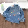 Dziewczęta wiosna jesienna jeansowa płaszcza dzieci kreskówka jednorożenki kurtki wierzchołkowe Dzieci haftowe odzież 2 8 lat 240301
