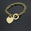 Collana femminile di design in oro 18 carati con ciondolo a forma di cuore, bracciale, regalo di Natale, catena in acciaio inossidabile, collana in argento, set di gioielli classici originali